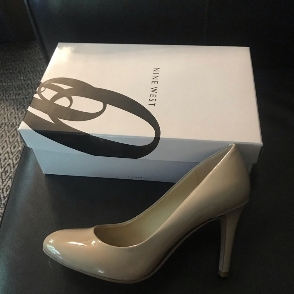 Nine West Nude Patent  heels
